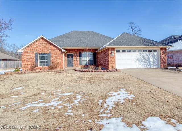Property at 8901 16th St, Fort Smith, AR 72908, 4 beds, 2 baths