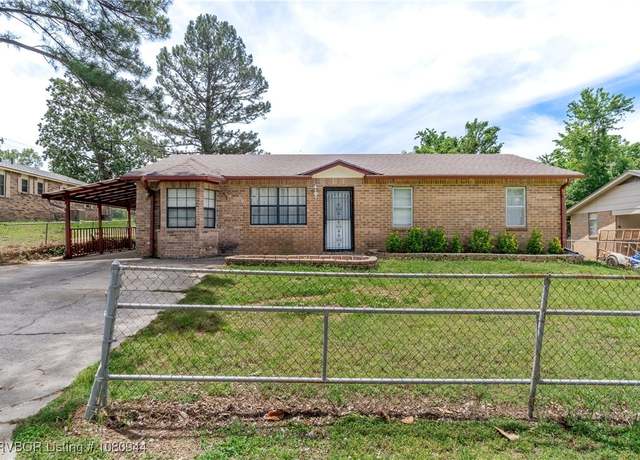 Property at 903 O St, Barling, AR 72923, 4 beds, 1.5 baths