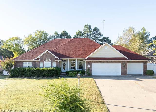 Property at 6408 Southfield Dr, Fort Smith, AR 72916, 4 beds, 3.5 baths