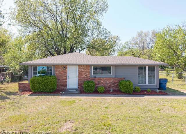 Property at 7724 Colony Ln, Fort Smith, AR 72908, 3 beds, 1 bath