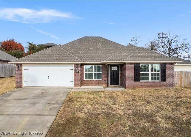 Property at 2325 Amy Ln, Van Buren, AR 72956, 4 beds, 2 baths