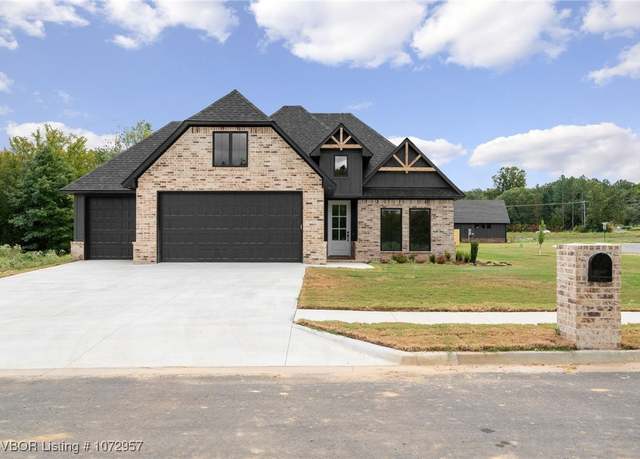 Property at 1400 Twisted Oak Way, Greenwood, AR 72936, 4 beds, 3 baths