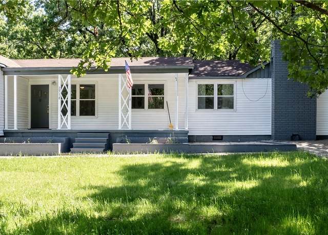 Property at 2518 Independence St, Fort Smith, AR 72901, 3 beds, 2 baths