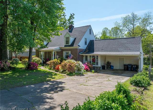 Property at 421 N 47th St, Fort Smith, AR 72903, 4 beds, 3 baths