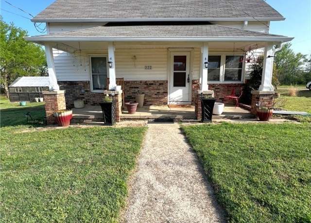 Property at 222 E Russell St, Huntington, AR 72940, 3 beds, 1.5 baths