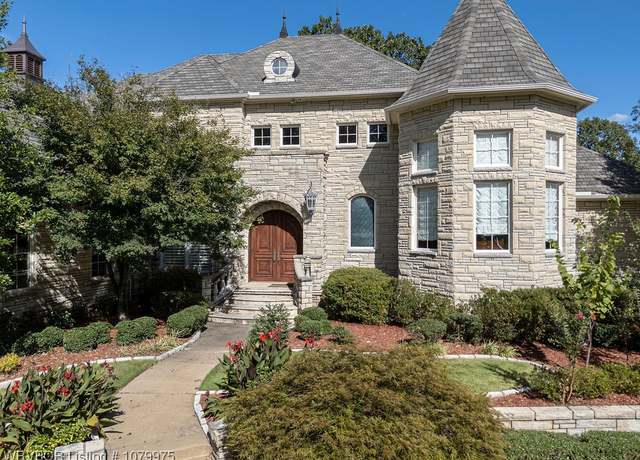 Property at 11201 Woodland Dr, Fort Smith, AR 72916, 4 beds, 4.5 baths