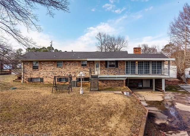 Property at 6203 Alma Hwy, Van Buren, AR 72956, 6 beds, 3 baths