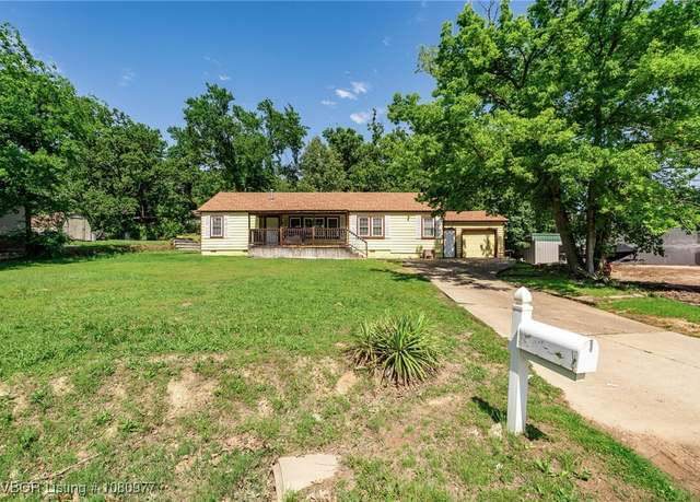 Property at 4209 Old Jenny Lind Rd, Fort Smith, AR 72901, 4 beds, 2 baths