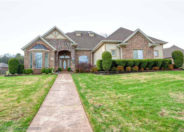 Property at 1101 Eagle Crest Dr, Alma, AR 72921, 4 beds, 3.5 baths