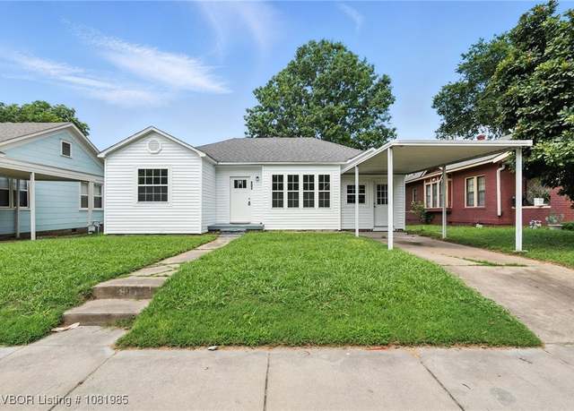 Property at 803 Clifton Ct, Fort Smith, AR 72901, 3 beds, 1 bath