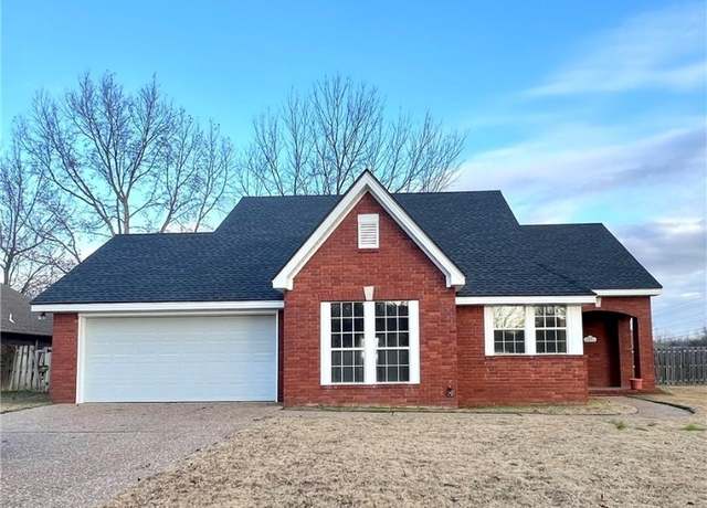 Property at 608 Meadow Brook Dr, Alma, AR 72921, 3 beds, 2 baths