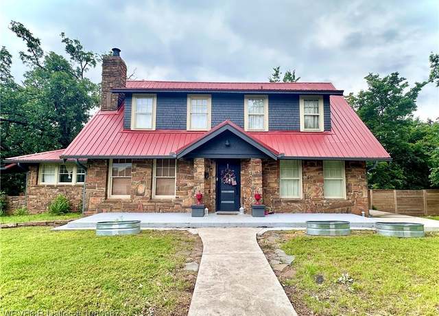 Property at 510 N Bagwell St, Poteau, OK 74953, 5 beds, 3 baths