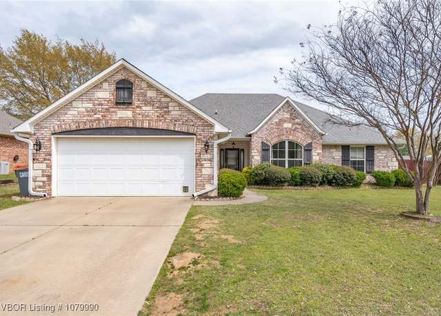 Property at 1006 Maple Ridge Dr, Greenwood, AR 72936, 4 beds, 2 baths