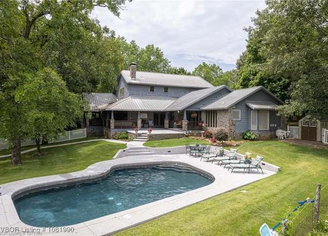 Property at 6936 N Lakewood Dr, Van Buren, AR 72956, 4 beds, 4.5 baths