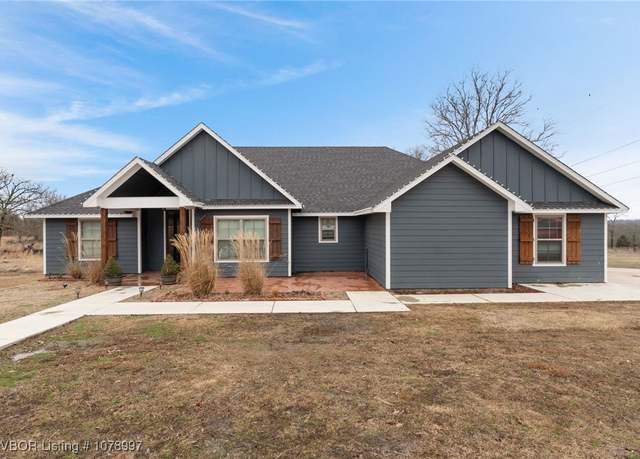 Property at 104178 S 4769 Rd, Muldrow, OK 74948, 4 beds, 2 baths