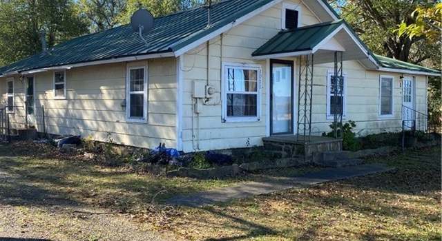 Photo of 1011 W 6th St, Waldron, AR 72958