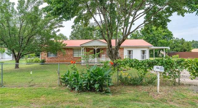 Photo of 406 Hamilton St, Poteau, OK 74953