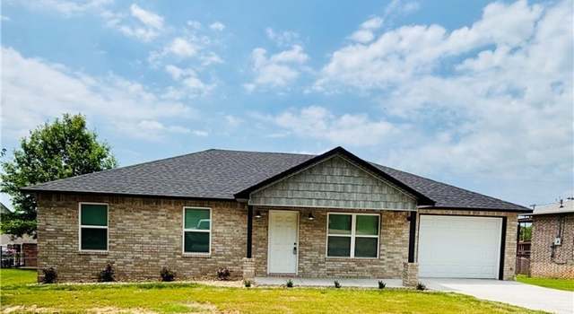 Photo of 308 James Dr, Roland, OK 74954