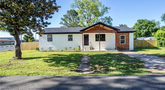 Photo of 608 Grace St, Muldrow, OK 74948