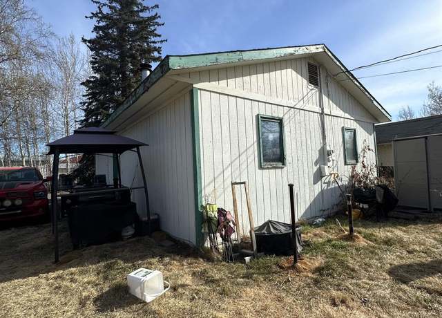 Property at 921 Twenty-fourth Ave, Fairbanks, AK 99701, 2 beds, 1 bath