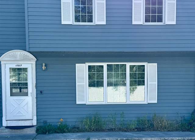 Property at 1565 Gillam Way Unit 207, Fairbanks, AK 99701, 3 beds, 1.5 baths