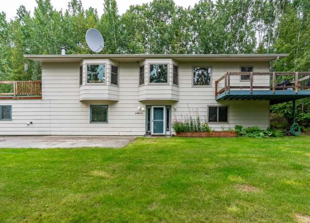 Property at 1286 Summit Dr, Fairbanks, AK 99712, 3 beds, 2.5 baths