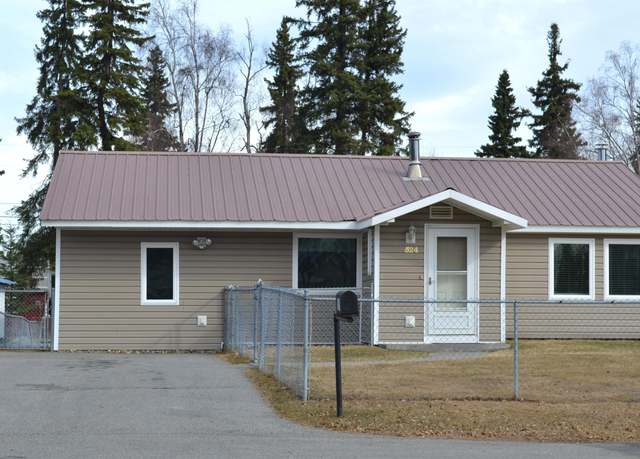 Property at 524 Haines Ave, Fairbanks, AK 99701, 4 beds, 1.5 baths