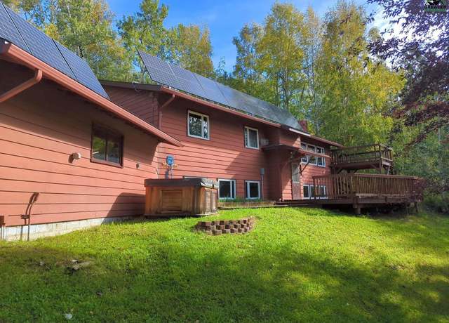 Property at 959 Reindeer Dr, Fairbanks, AK 99709, 6 beds, 3 baths