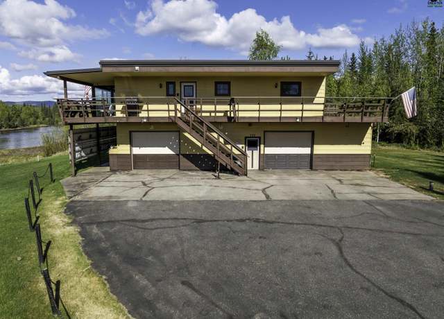 Property at 322 Fairbanks St, Fairbanks, AK 99709, 2 beds, 2 baths