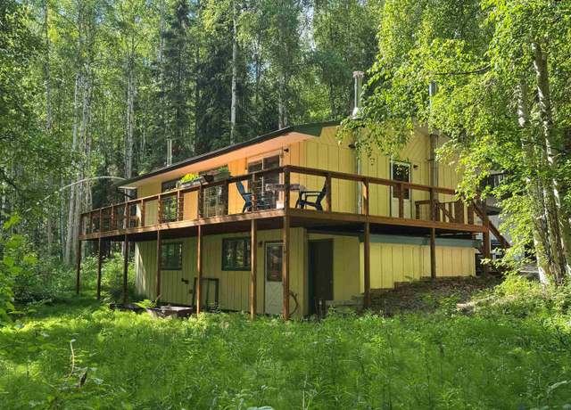 Property at 577 Sandpiper Dr, Fairbanks, AK 99709, 4 beds, 2 baths