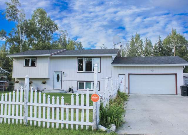 Property at 1935 Bridgewater Dr, Fairbanks, AK 99709, 4 beds, 2 baths