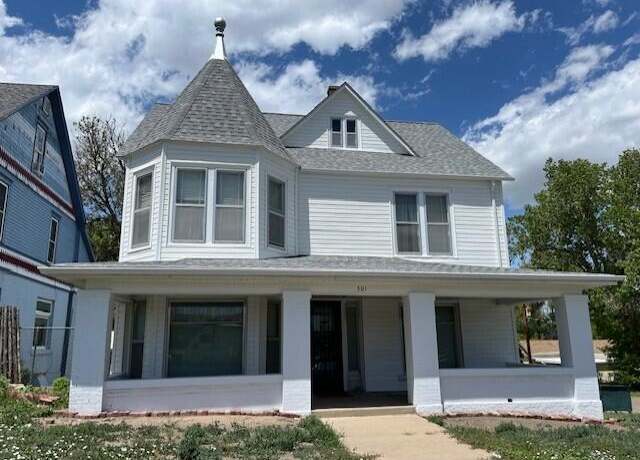 Property at 301 W Colorado Ave, Trinidad, CO 81082, 7 beds, 2 baths