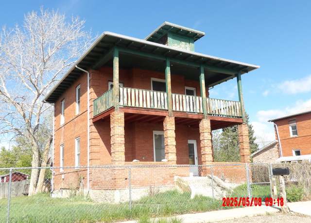 Property at 315 Grove St, Trinidad, CO 81082, 4 beds, 1 bath