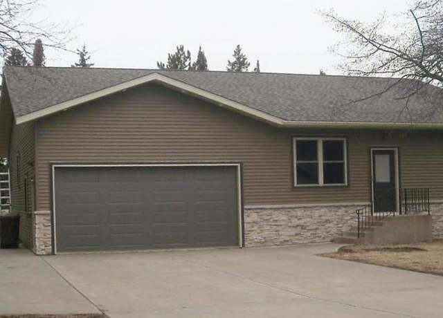 Property at 2115 41st St, Hibbing, MN 55746, 3 beds, 2 baths