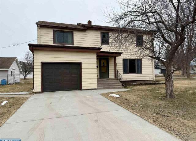 Property at 602 7th Ave Ave NW, Chisholm, MN 55719, 4 beds, 3 baths