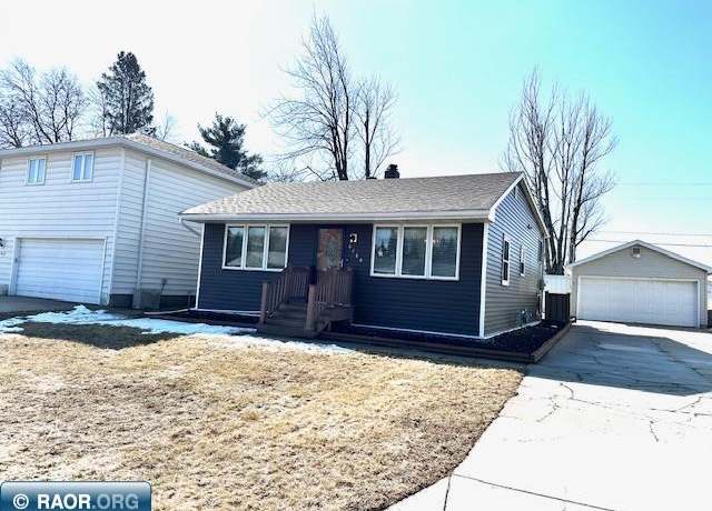 Property at 5460 Garden Dr, Mt. Iron, MN 55768, 3 beds, 1.5 baths