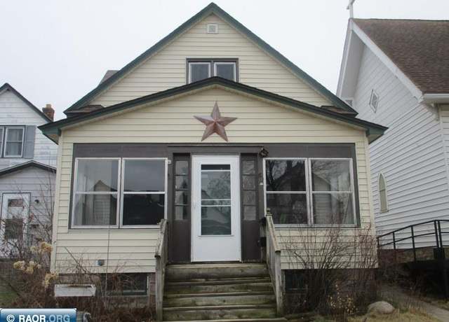Property at 25 3rd St, Chisholm, MN 55719, 3 beds, 1 bath
