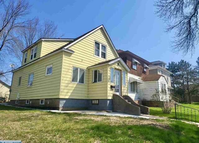 Property at 621 Hayes St, Eveleth, MN 55734, 5 beds, 1.75 baths