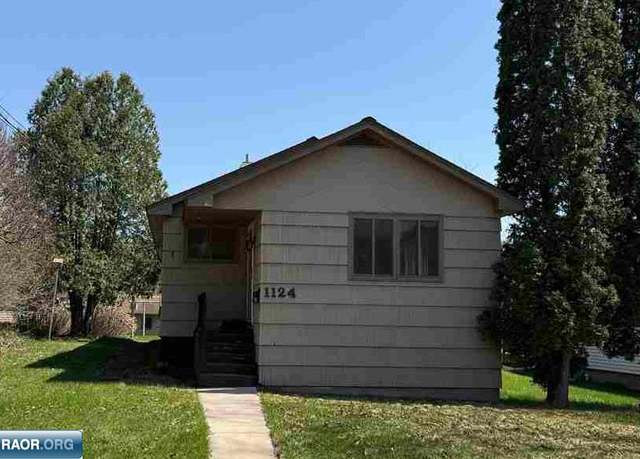 Property at 1124 Lincoln Ave, Eveleth, MN 55735, 3 beds, 1 bath
