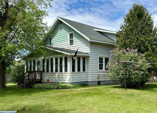 Property at 18 Shackleton St, Eveleth, MN 55734, 5 beds, 2 baths