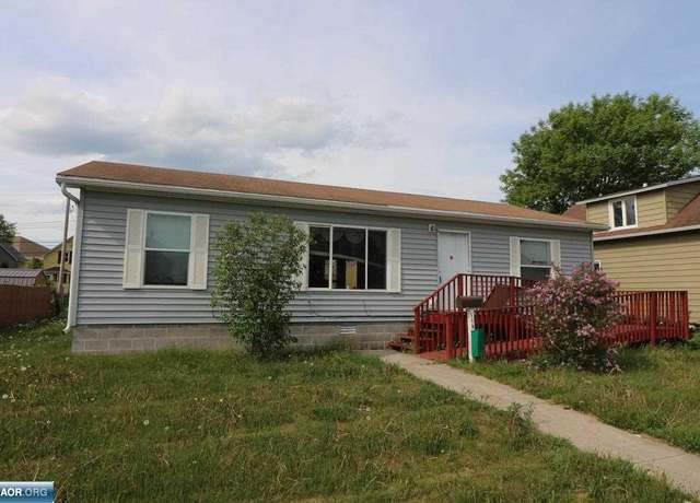 Property at 114 3rd Ave Ave N, Aurora, MN 55705, 3 beds, 1.75 baths