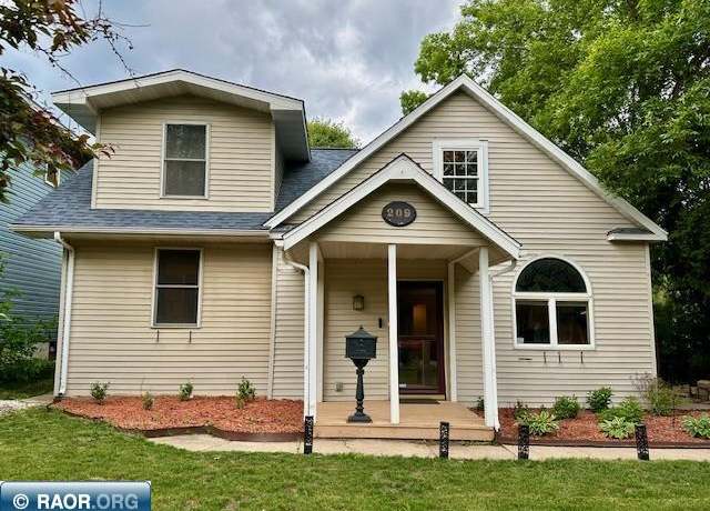Property at 209 Howard St, Hibbing, MN 55746, 2 beds, 1.75 baths