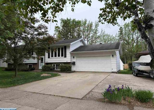 Property at 324 Highland Dr, Hibbing, MN 55746, 3 beds, 2 baths