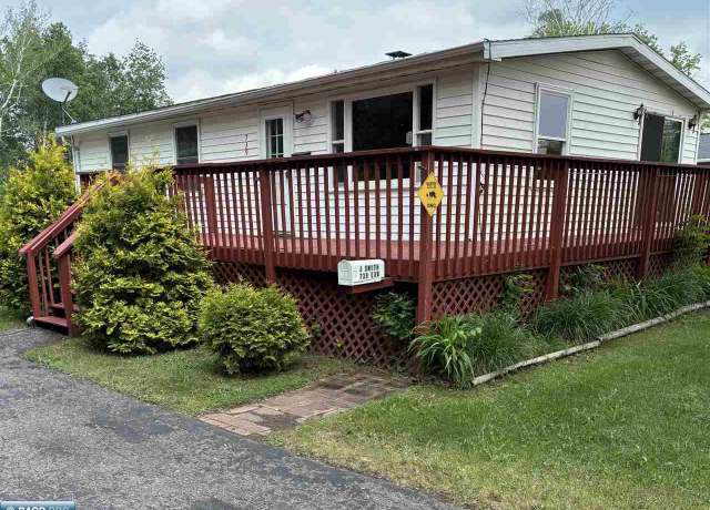 Property at 739 38th St, Hibbing, MN 55719, 2 beds, 1.7 baths