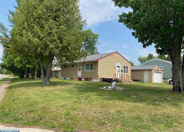 Property at 201 Hampshire Dr, Hoyt Lakes, MN 55750, 3 beds, 1 bath