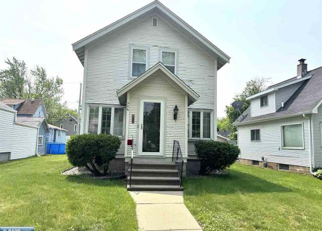 Property at 506 14th St, Virginia, MN 55792, 3 beds, 1.25 baths