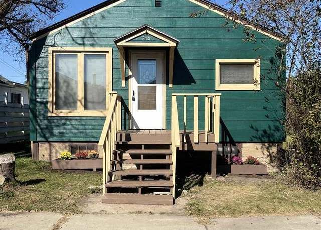 Property at 214 1st Ave, Keewatin, MN 55753, 3 beds, 1 bath