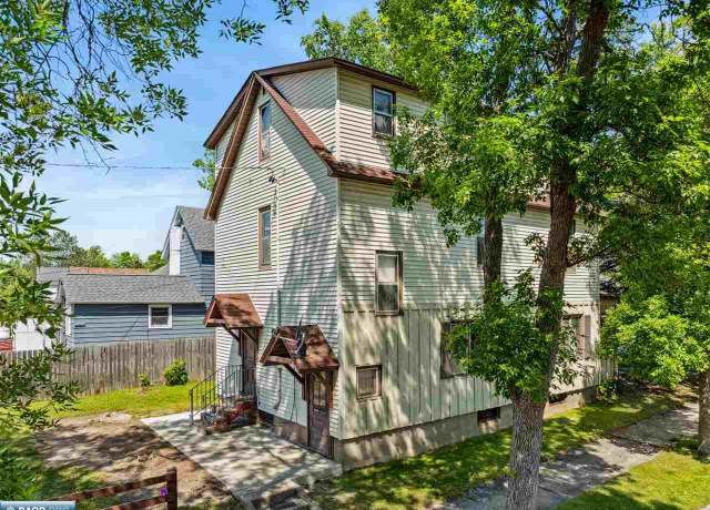 Property at 502 16th St, Virginia, MN 55792, 4 beds, 3 baths