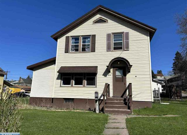 Property at 914 Douglas Ave, Eveleth, MN 55734, 3 beds, 1.25 baths