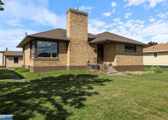 Property at 907 9th St St S, Virginia, MN 55792, 2 beds, 2 baths
